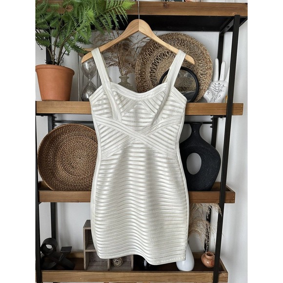 BCBGMAXAZRIA Size 6 Rivas Cocktail Dress In White Gardenia - Picture 1 of 4